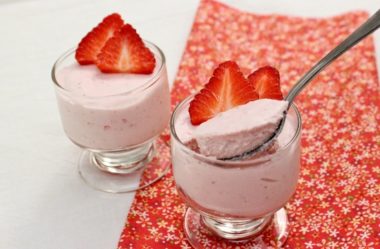 Mousse de morango low carb e sem açúcar